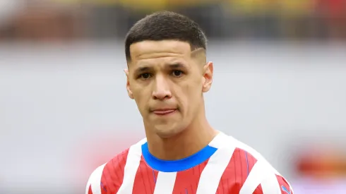 Alex Arce, do Paraguai, se alinha antes da partida do Grupo D da CONMEBOL Copa América 2024 entre Colômbia e Paraguai, no NRG Stadium em 24 de junho de 2024 em Houston, Texas. (Foto de Heitor Vivas/Getty Images)
