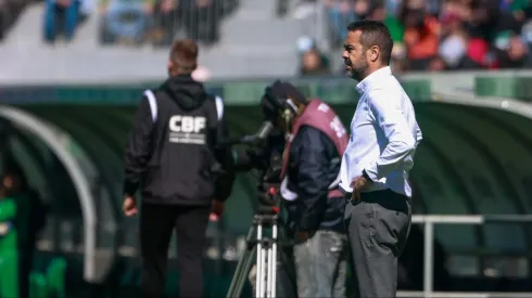 Artur Jorge, técnico do Botafogo, durante partida contra o Juventude no Alfredo Jaconi, pelo Campeonato Brasileiro.
