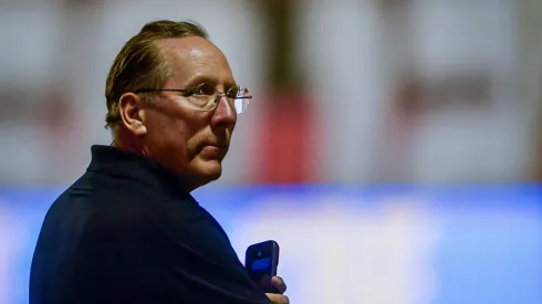 John Textor dono da SAF do Botafogo antes da partida contra o Vitoria no estádio Barradão pelo campeonato Brasileiro A 2024. Foto: Jhony Pinho/AGIF
