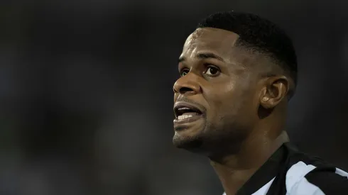 Junior Santos jogador do Botafogo durante partida contra o Bragantino no estádio Engenhão pelo campeonato Copa Libertadores 2024. 
