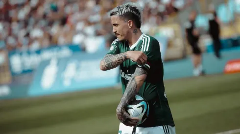 Josué Pesqueira chega para disputar a titularidade no Coxa - foto: 𝙈𝙖𝙩𝙚𝙪𝙨𝙯 𝙆𝙊𝙎𝙏𝙍𝙕𝙀𝙒𝘼