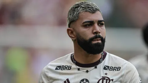 Gabigol jogador do Flamengo durante aquecimento antes da partida contra o Palmeiras pelo campeonato Brasileiro A 2024. Foto: Thiago Ribeiro/AGIF
