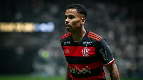 Allan jogador do Flamengo durante partida contra o Atletico-MG pelo campeonato Brasileiro A 2024. Foto: Fernando Moreno/AGIF
