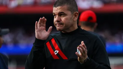 Umberto Louzer, técnico do Atlético-GO. 
