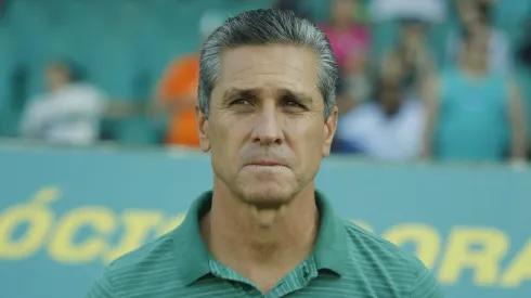 Jorginho, técnico do Coritiba, durante partida contra o Oeste no Couto Pereira, pelo Campeonato Brasileiro da Série B, em 2019.
