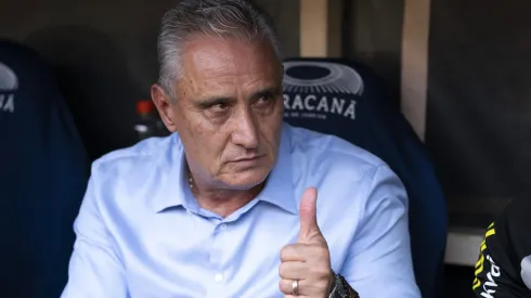 Tite técnico do Flamengo durante partida contra o Atlético-GO no estádio Maracanã pelo campeonato Brasileiro A 2024. Foto: Jorge Rodrigues/AGIF
