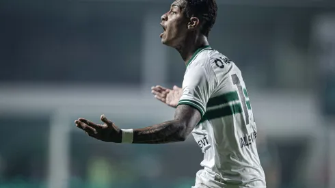 Alef Manga atuando no Coritiba em 2023
