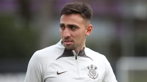 Gustavo Mosquito, jogador do Corinthians, durante treino no CT Joaquim Grava.
