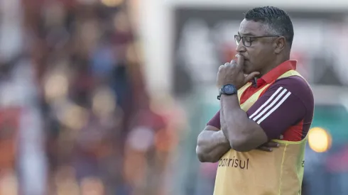 Roger Machado terá que tomar decisão de última hora - Foto: Heber Gomes/AGIF