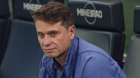 Fernando Seabra está de olho no adversário - Foto: Gilson Lobo/AGIF