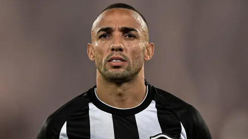 Marcal jogador do Botafogo durante partida contra o Fluminense no estadio Engenhao pelo campeonato BRASILEIRO A 2023. Veterano tem saída pedida pela torcida
