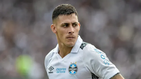 Pavon jogador do Grêmio durante partida contra o Vasco no estadio Sao Januario pelo campeonato Brasileiro A 2024. 
