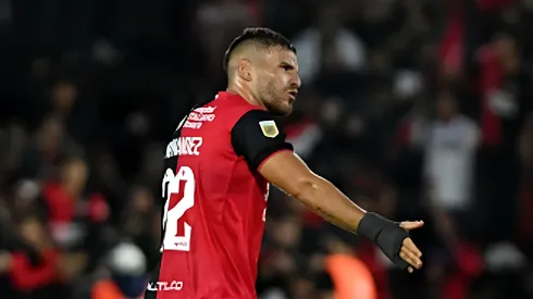 Julián Fernández, atuando no Newell's Old Boys em 2024 – Reprodução/Luciano Bisbal/Getty Images
