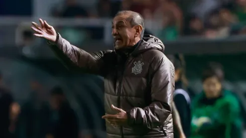 Ramón Díaz durante confronto contra o Juventude na Copa do Brasil de 2024.
