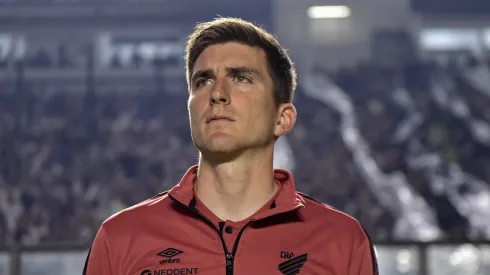 Martin Varini vem corrigindo erros do Furacão - Foto: Thiago Ribeiro/AGIF