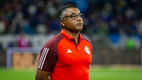 Roger Machado, técnico do Internacional, durante partida contra o Cruzeiro no Mineirão, pelo Campeonato Brasileiro.
