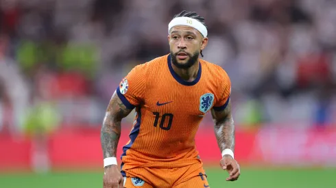 Memphis Depay da Holanda durante a semifinal do UEFA EURO 2024 entre Holanda e Inglaterra no Estádio de Futebol de Dortmund em 10 de julho de 2024 em Dortmund, Alemanha. Foto: Alex Livesey/Getty Images
