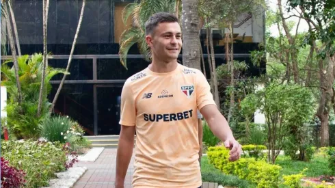 Santiago Longo chega para disputar posição no meio-campo - Foto: Miguel Schincariol / São Paulo FC