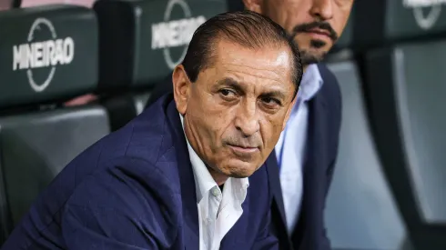 Ramon Diaz tecnico do Vasco durante partida contra o Cruzeiro no estadio Mineirao pelo campeonato Brasileiro A 2023. Treinador não está gostando do atleta
