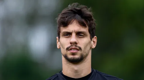 Rodrigo Caio durante treino do Sao Paulo no CT Barra Funda. Defensor foi rebaixado por narrador
