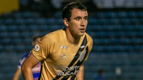 Pablo jogador do Athletico-PR durante partida contra o Fortaleza no estadio Presidente Vargas (CE) pelo campeonato Brasileiro A 2024. 
