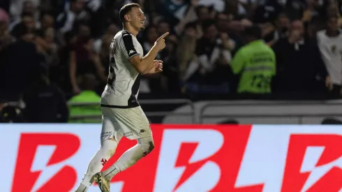 Hugo Moura marcou gol da virada do Vasco na ida das quartas