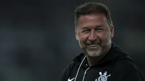 Augusto Melo, presidente do Corinthians, antes da partida contra o Fluminense no Maracanã, pelo Campeonato Brasileiro.
