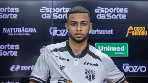 Rafinha, ex-Tombense, apresentado no Ceará.
