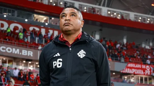Roger Machado técnico do Internacional durante partida contra o Fortaleza no estádio Beira-Rio pelo campeonato Brasileiro A 2024. Foto: Maxi Franzoi/AGIF