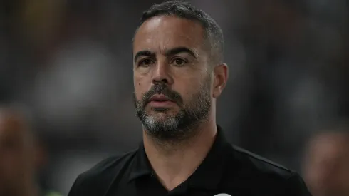 Artur Jorge já tem substituto - Foto: Thiago Ribeiro/AGIF