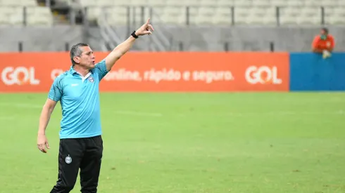 Jorginho tem um problema para montar a equipe titular – Foto: Kely Pereira/AGIF
