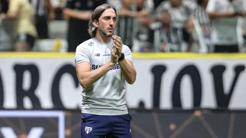 Zubeldía, técnico do São Paulo, durante partida contra o Atlético-MG na Arena MRV, pela Copa do Brasil.
