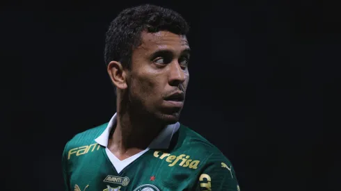 Marcos Rocha jogador do Palmeiras durante partida contra o Santos (Foto: Ettore Chiereguini/AGIF)
