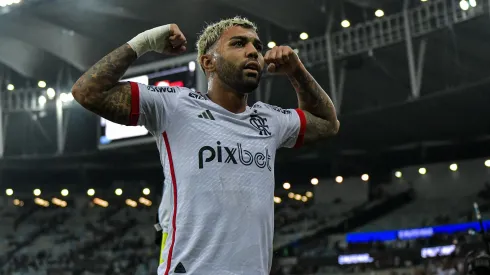 Gabigol jogador do Flamengo comemora seu gol durante partida contra o Vasco no estádio Maracanã pelo campeonato Brasileiro A 2024. Foto: Thiago Ribeiro/AGIF