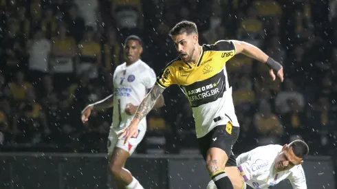 Felipe Vizeu retornou de lesão - Foto: Gabriel Cardoso/AGIF