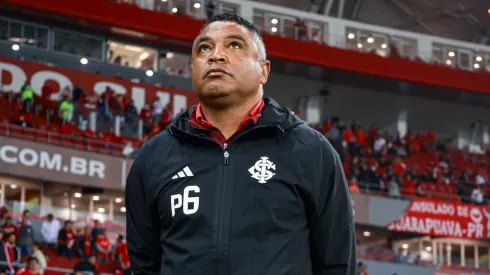 Roger Machado prepara o time para enfrentar o São Paulo - Foto: Maxi Franzoi/AGIF