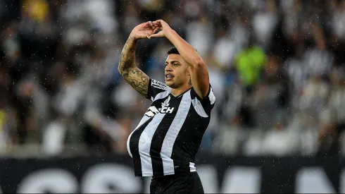 Luís Henrique, ex-jogador do Botafogo, durante partida contra o Bahia no Nilton Santos, pelo Campeonato Brasileiro.
