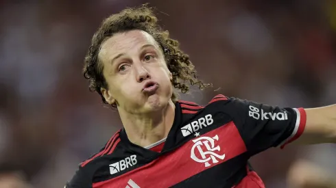 David Luiz, jogador do Flamengo, comemora seu gol durante partida contra o Bahia no Maracanã, pelo Campeonato Brasileiro.
