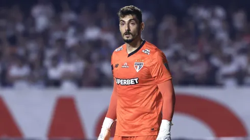  SÃO PAULO X BOTAFOGO – Rafael goleiro do São Paulo durante partida contra o Botafogo no estádio Morumbi pelo campeonato Copa Libertadores 2024. Foto: Marcello Zambrana/AGIF
