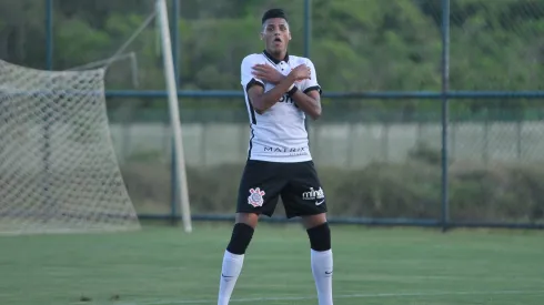 Rodrigo Varanda durante confronto contra o Bahia pelo Brasileirão Sub-17 de 2020.
