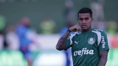 Dudu jogador do Palmeiras durante aquecimento antes da partida contra o Atlético-MG no estádio Brinco de Ouro pelo campeonato Brasileiro A 2024. Foto: Ettore Chiereguini/AGIF
