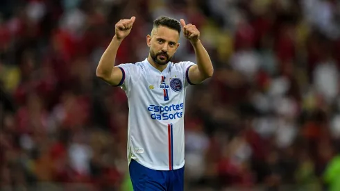 Éverton Ribeiro, jogador do Bahia, durante partida contra o Flamengo, pelo Campeonato Brasileiro.
