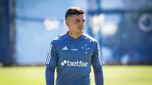 Alvaro Barreal jogador do Cruzeiro durante treino no Centro de Treinamento CT Toca II. 
