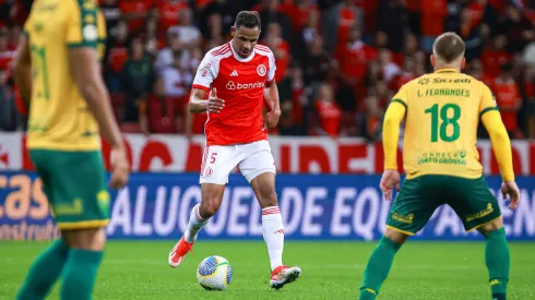 Fernando jogador do Internacional durante partida contra o Cuiabá no estádio Beira-Rio pelo campeonato Brasileiro A 2024. Foto: Maxi Franzoi/AGIF
