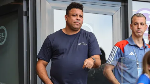 Ronaldo Nazário dono do Cruzeiro durante partida contra o Atlético-MG no estádio Mineirão pelo campeonato Mineiro 2024. Foto: Gilson Lobo/AGIF
