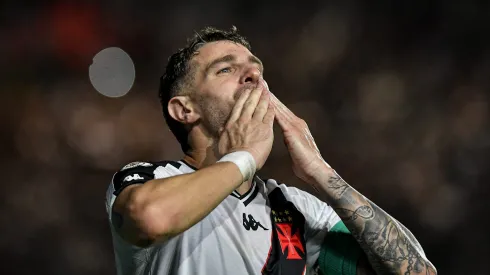 Vegetti, jogador do Vasco, em partida contra o Fortaleza em São Januário, pelo Campeonato Brasileiro.
