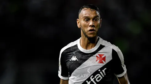 Souza se pronuncia sobre expulsão no Vasco (Foto: Thiago Ribeiro/AGIF)
