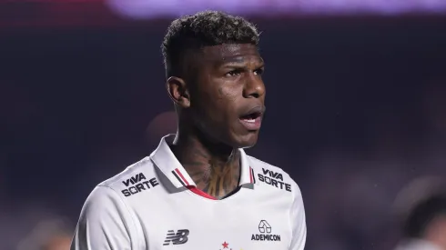 Arboleda é desfalque no São Paulo contra o Vasco.
