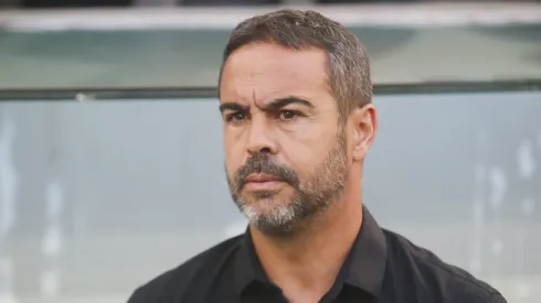 Artur Jorge, técnico do Botafogo, durante partida contra o Athletico-PR, pelo Campeonato Brasileiro.
