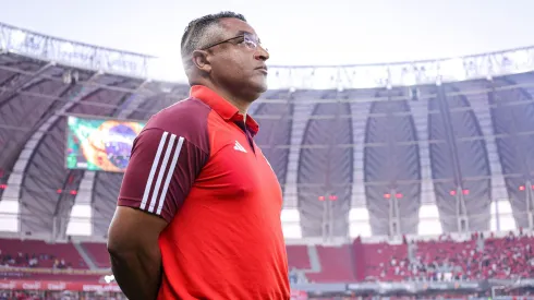 Roger Machado, técnico do Internacional, durante partida contra o Vitória, pelo Campeonato Brasileiro.
